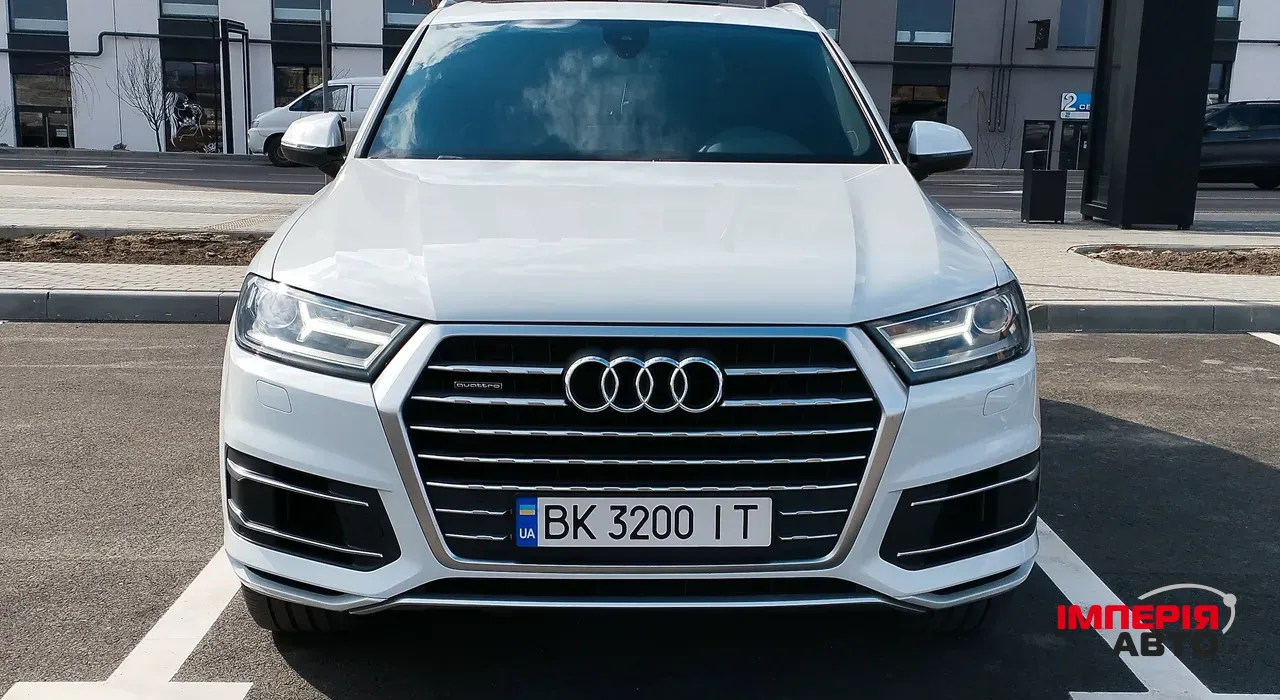 Audi Q7 - фото 39