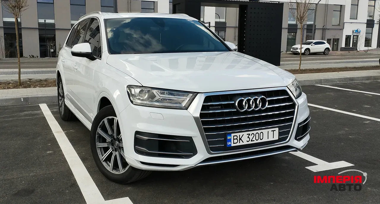 Audi Q7 - фото 7
