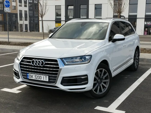 Audi Q7 - фото 2