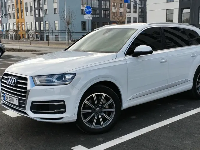 Audi Q7 - фото 5
