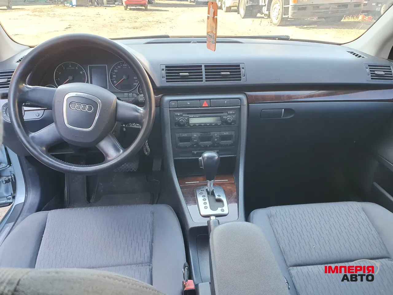 Audi A4 - фото 7