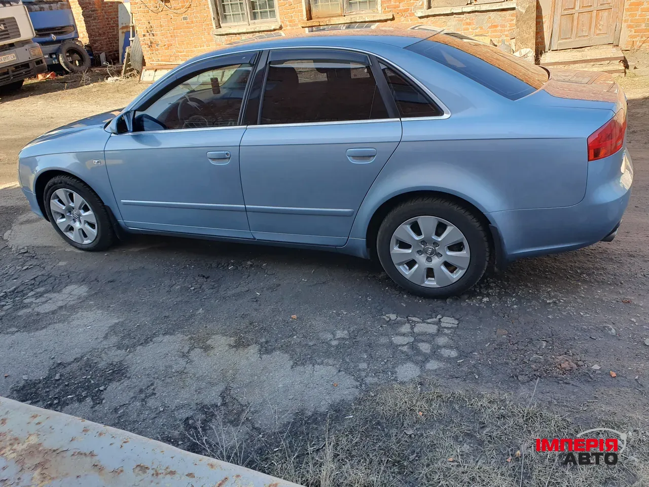 Audi A4 - фото 2