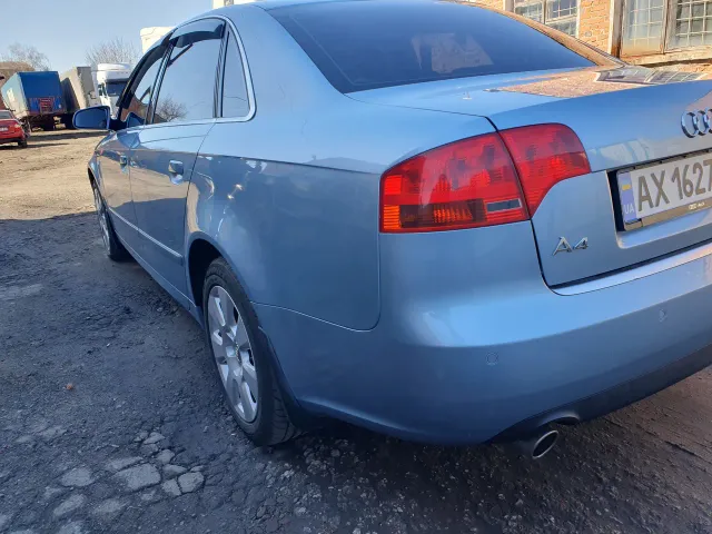 Audi A4 - фото 3
