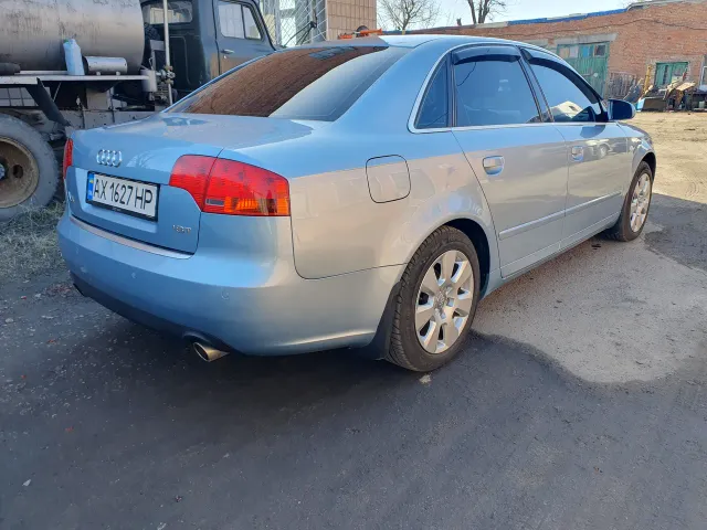 Audi A4 - фото 4