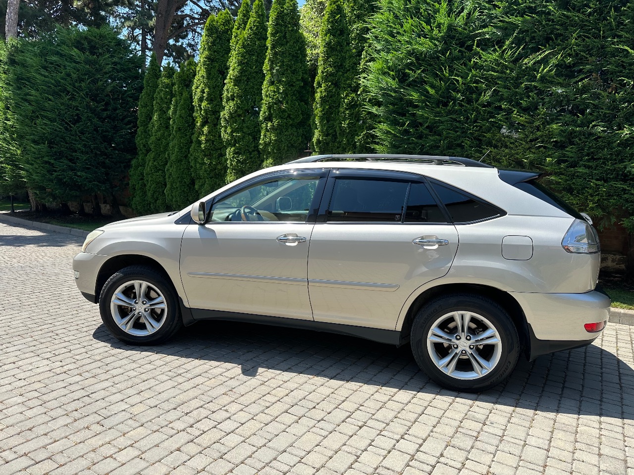 Lexus RX - фото 21