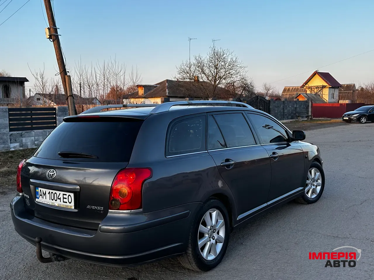 Toyota Avensis - фото 4