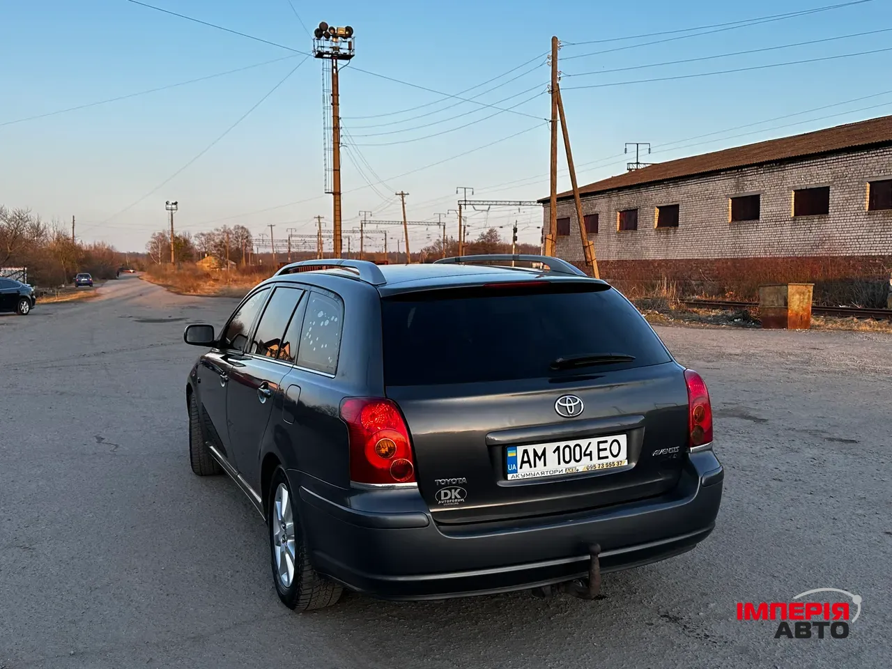 Toyota Avensis - фото 3