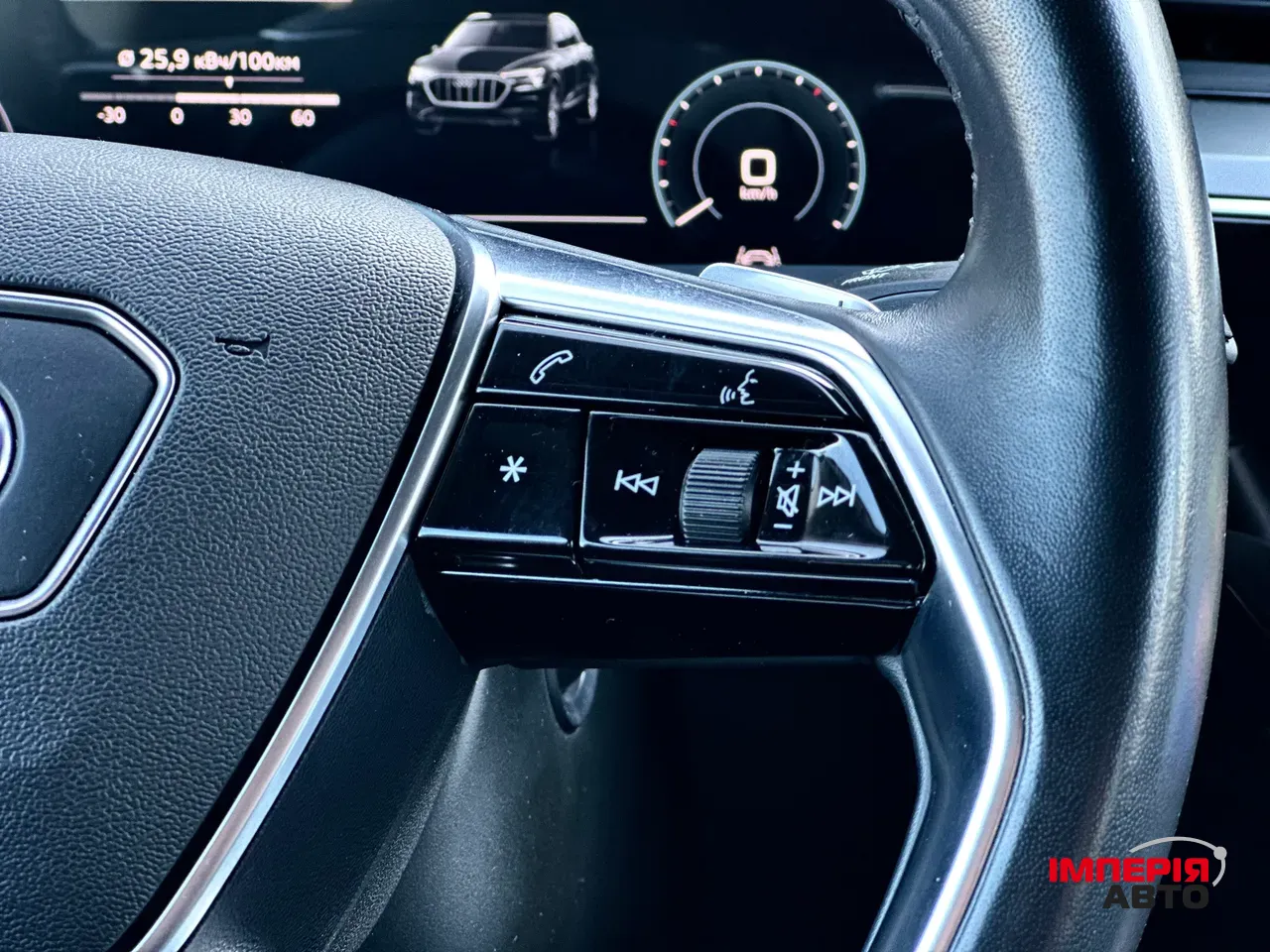 Audi e-tron - фото 39