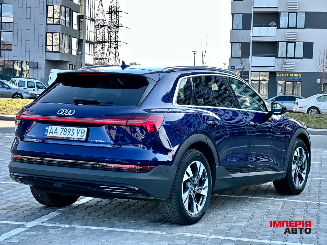 Audi e-tron - фото 8