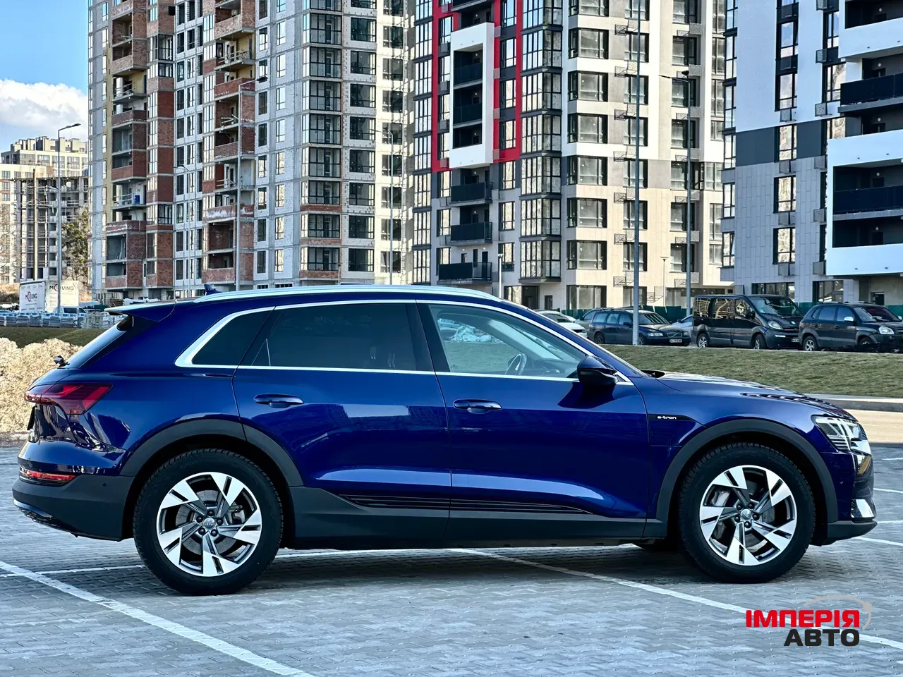 Audi e-tron - фото 5
