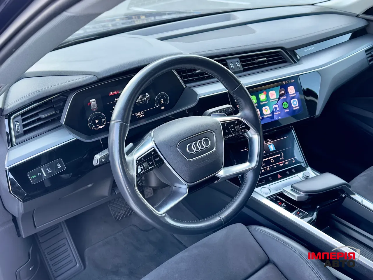 Audi e-tron - фото 27