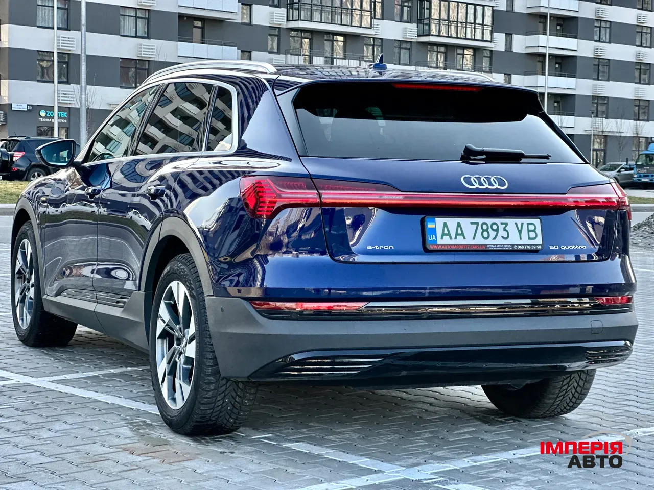 Audi e-tron - фото 11