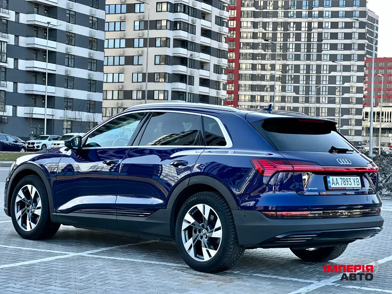 Audi e-tron - фото 12