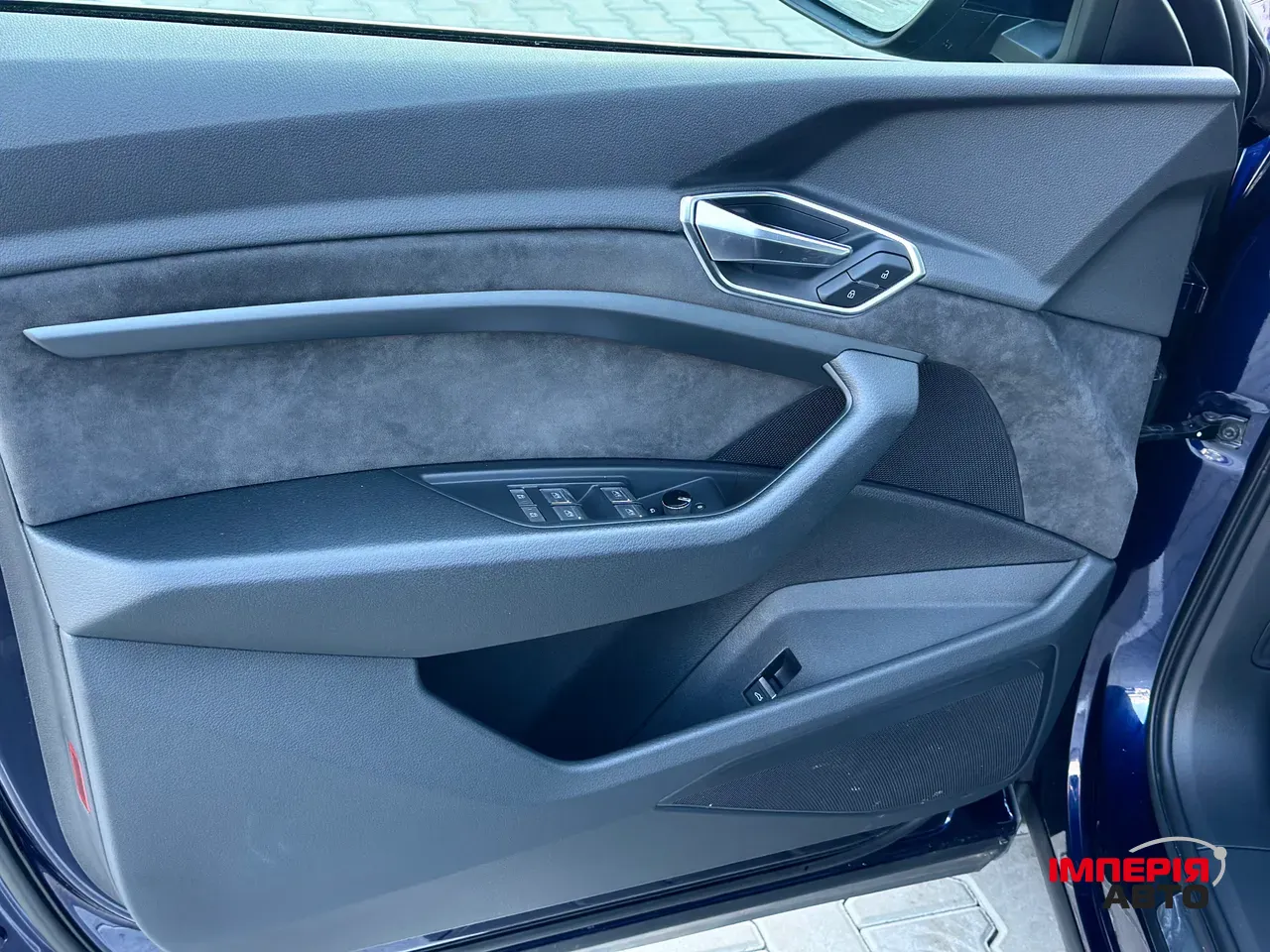 Audi e-tron - фото 23