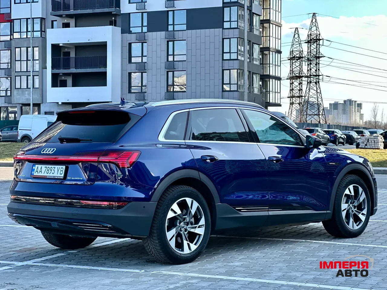 Audi e-tron - фото 7