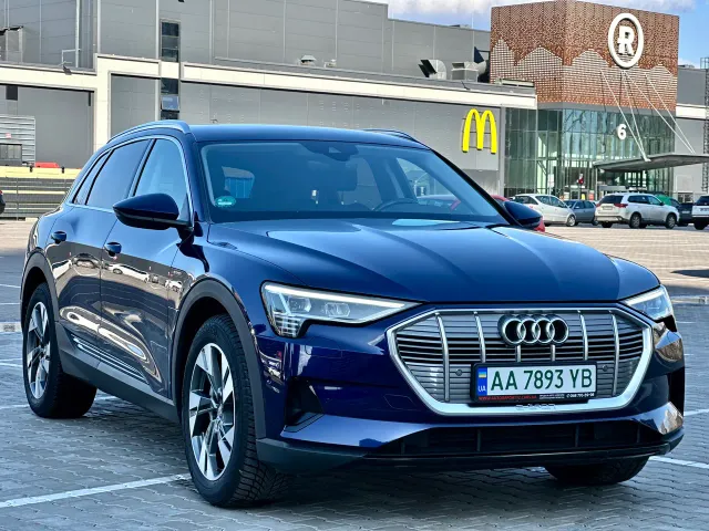 Audi e-tron - фото 2