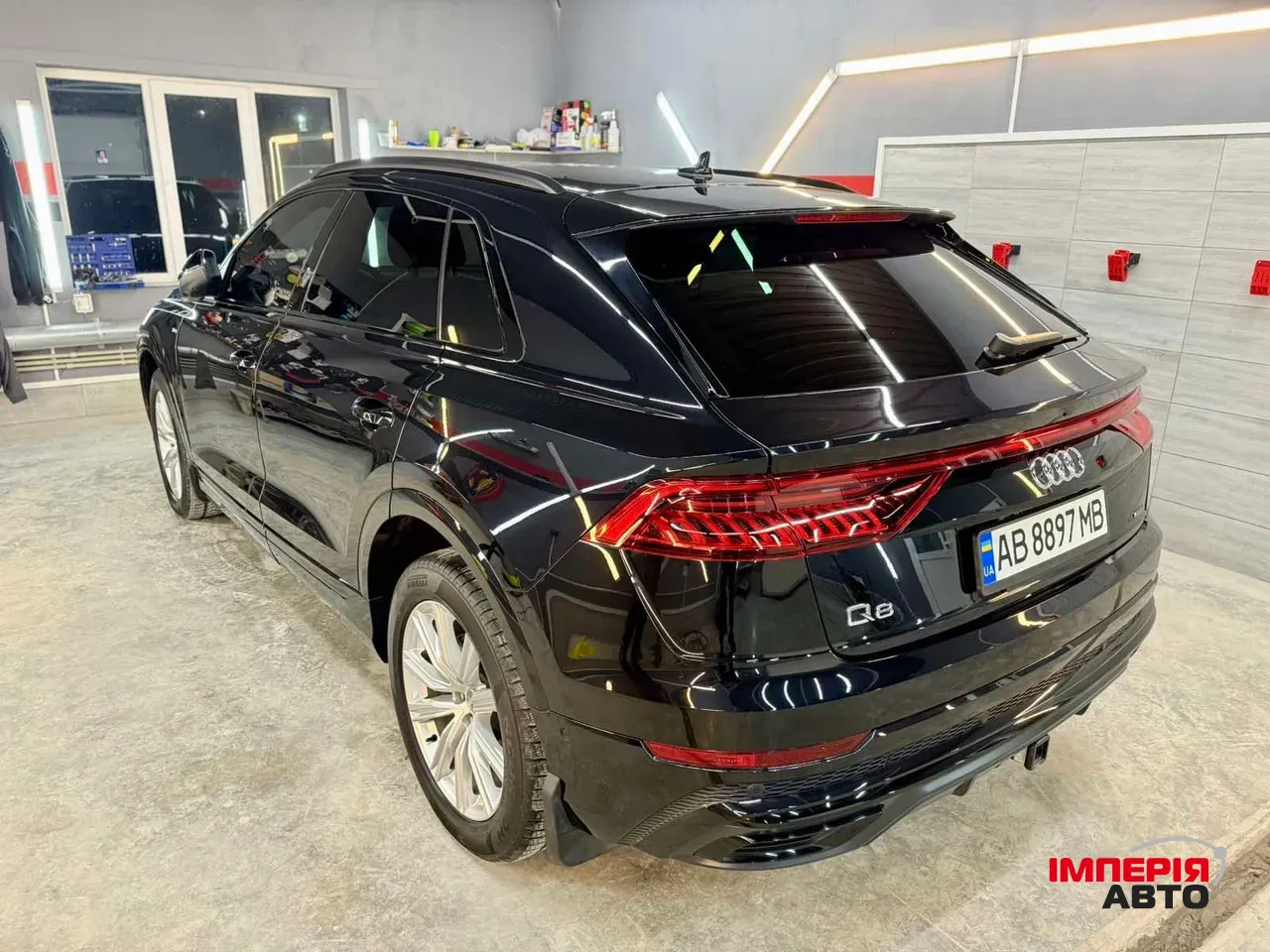 Audi Q8 - фото 5