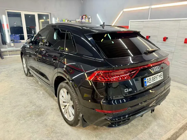 Audi Q8 - фото 5