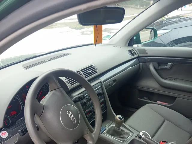 Audi A4 - фото 4