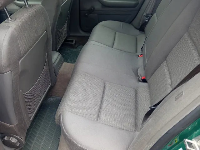 Audi A4 - фото 5