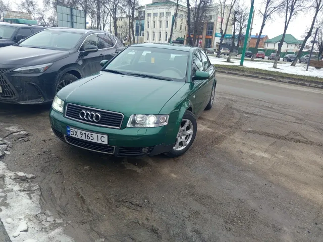 Audi A4 - фото 1