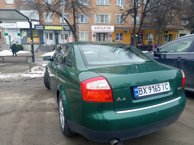 Audi A4 - фото 2