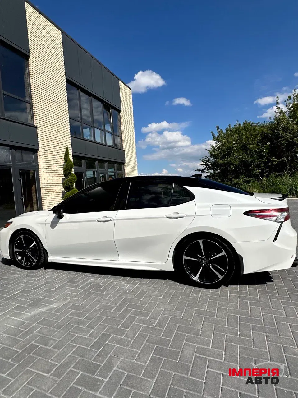 Toyota Camry - фото 2