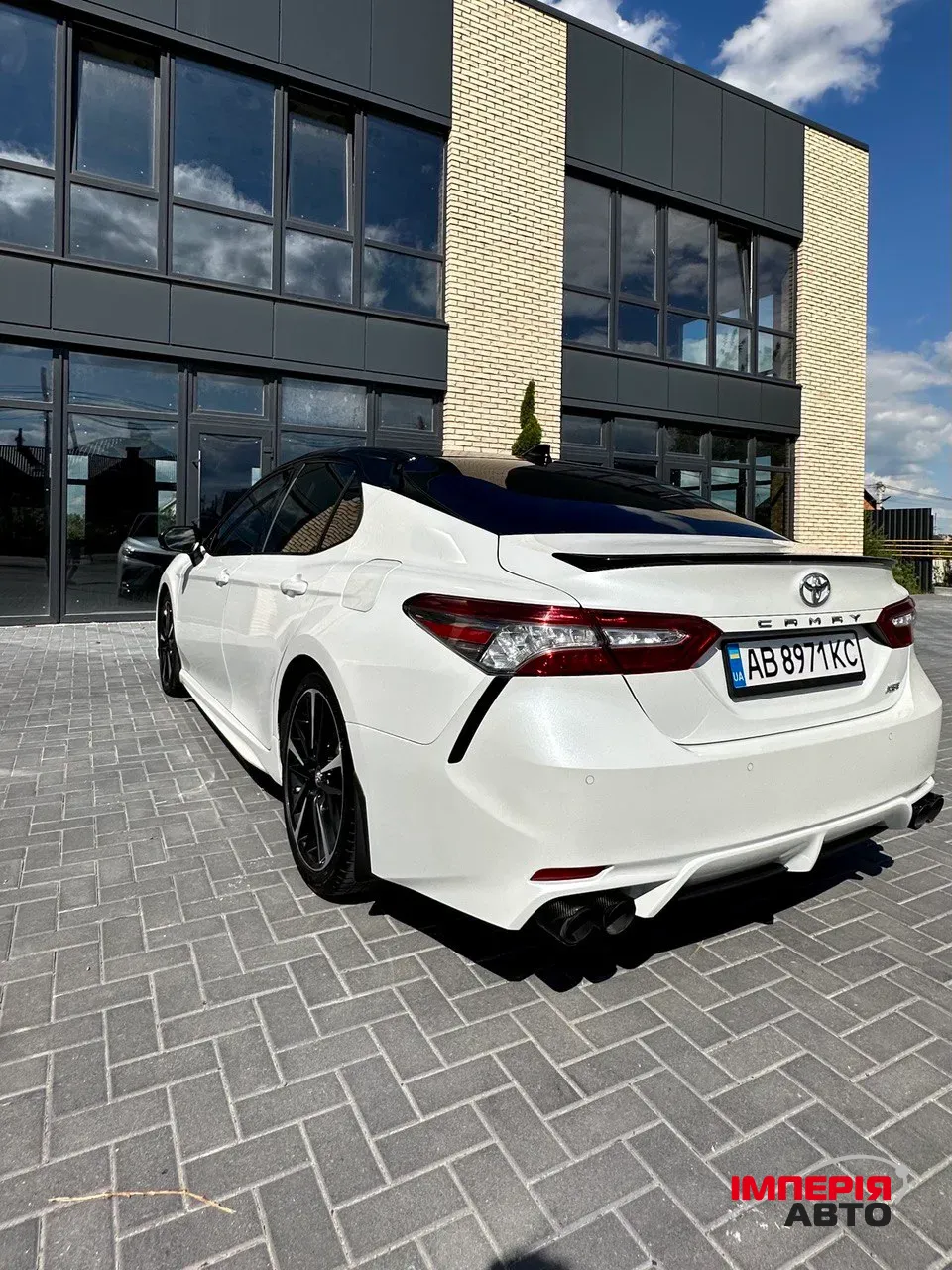 Toyota Camry - фото 3