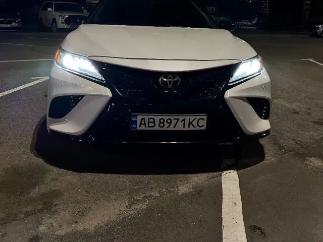 Toyota Camry - фото 4