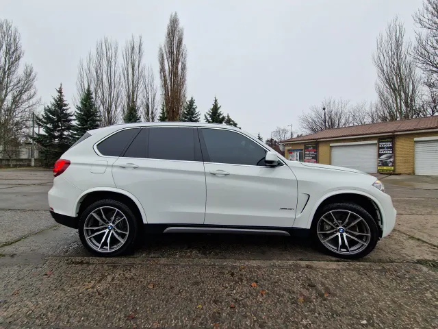 BMW X5 - фото 3