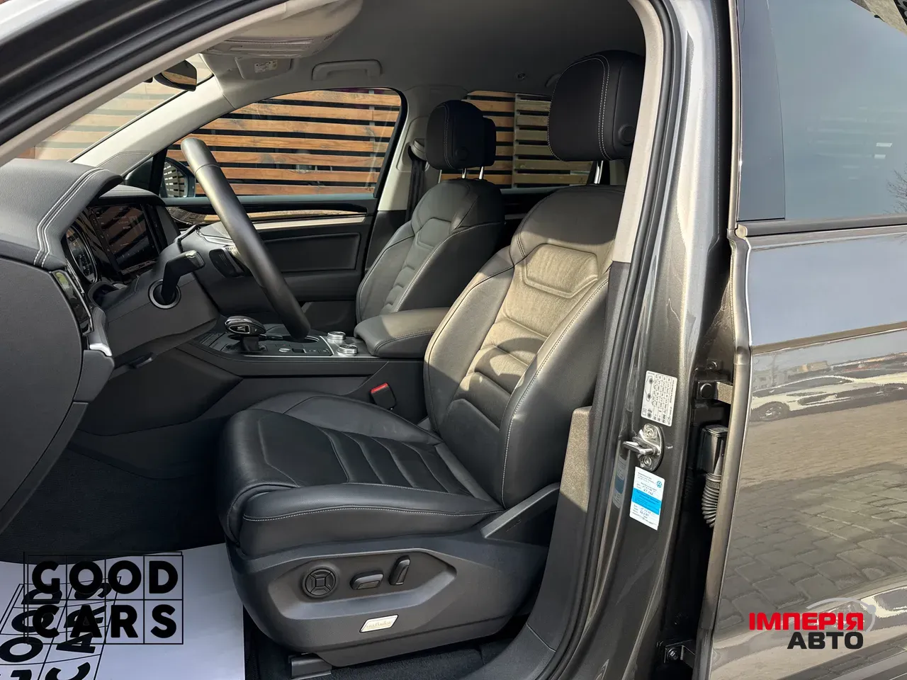 Volkswagen Touareg - фото 25