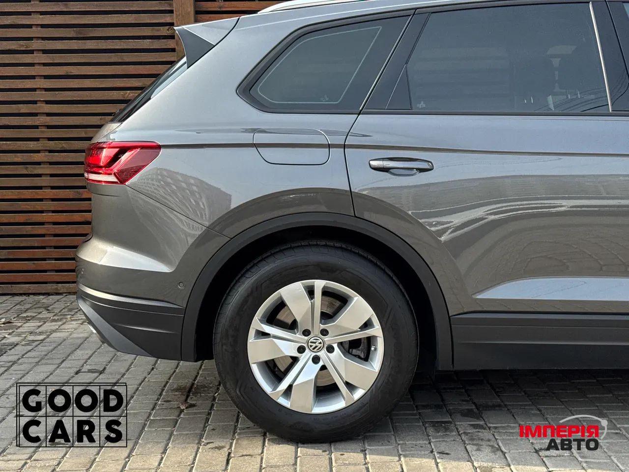 Volkswagen Touareg - фото 14