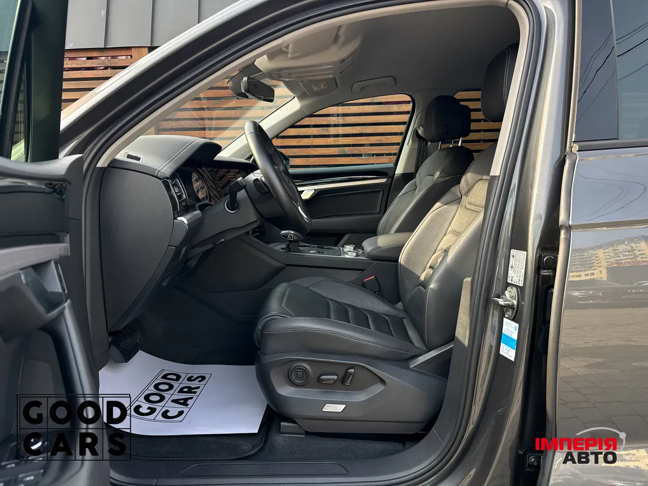 Volkswagen Touareg - фото 24