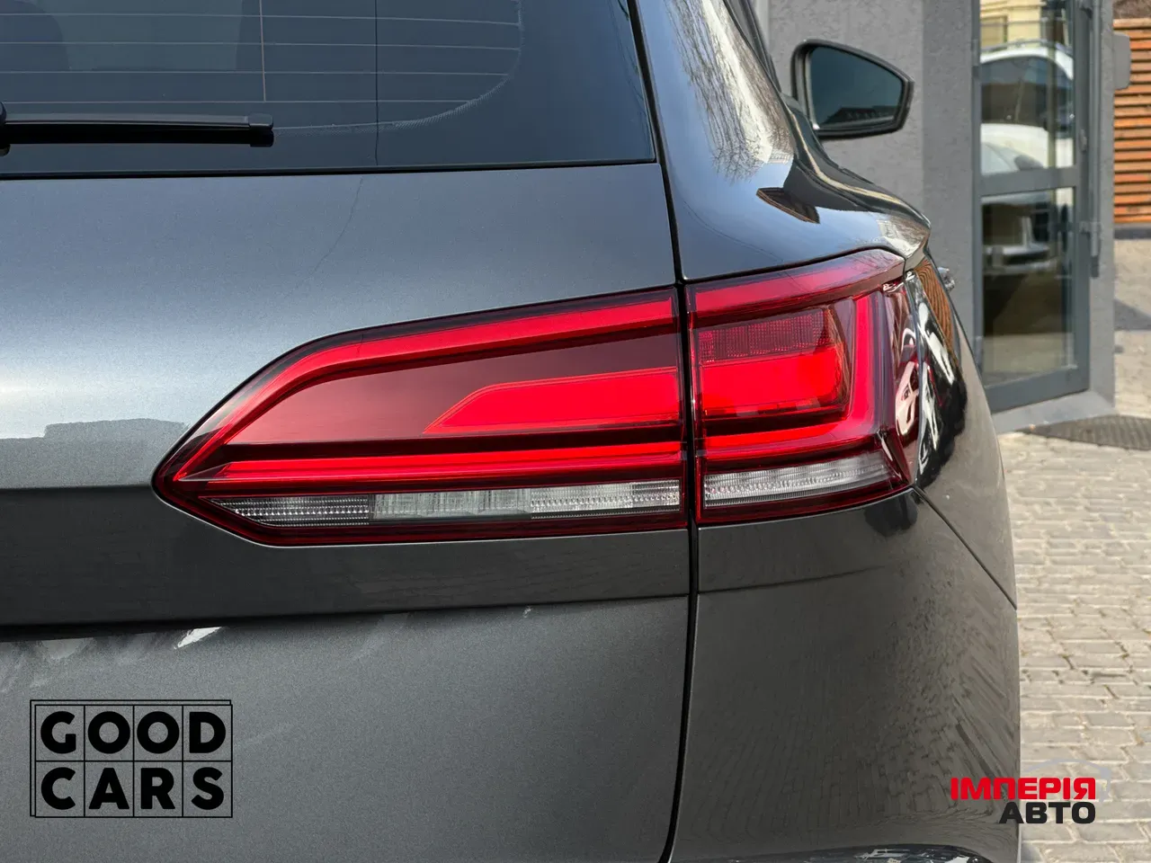 Volkswagen Touareg - фото 11