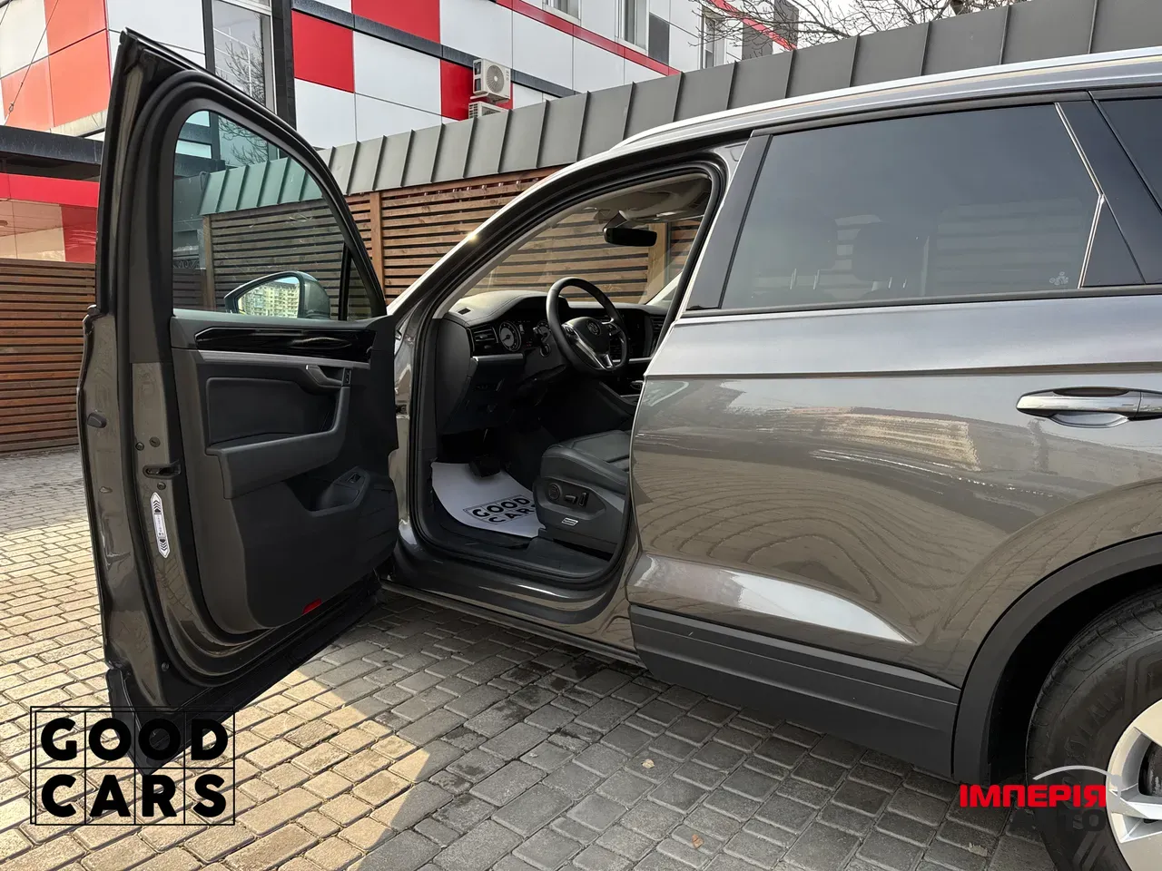 Volkswagen Touareg - фото 23