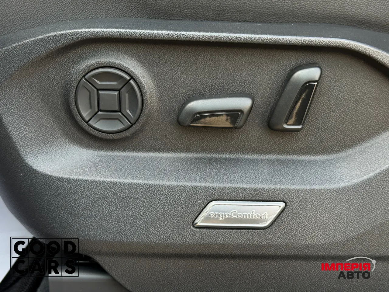 Volkswagen Touareg - фото 26