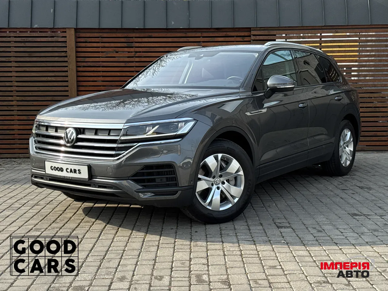 Volkswagen Touareg - фото 1