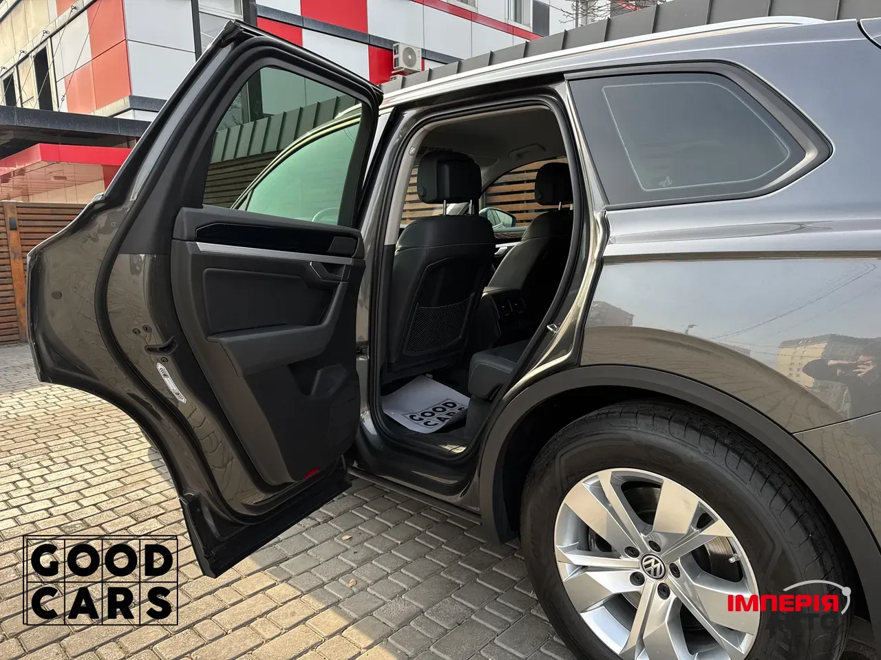 Volkswagen Touareg - фото 28