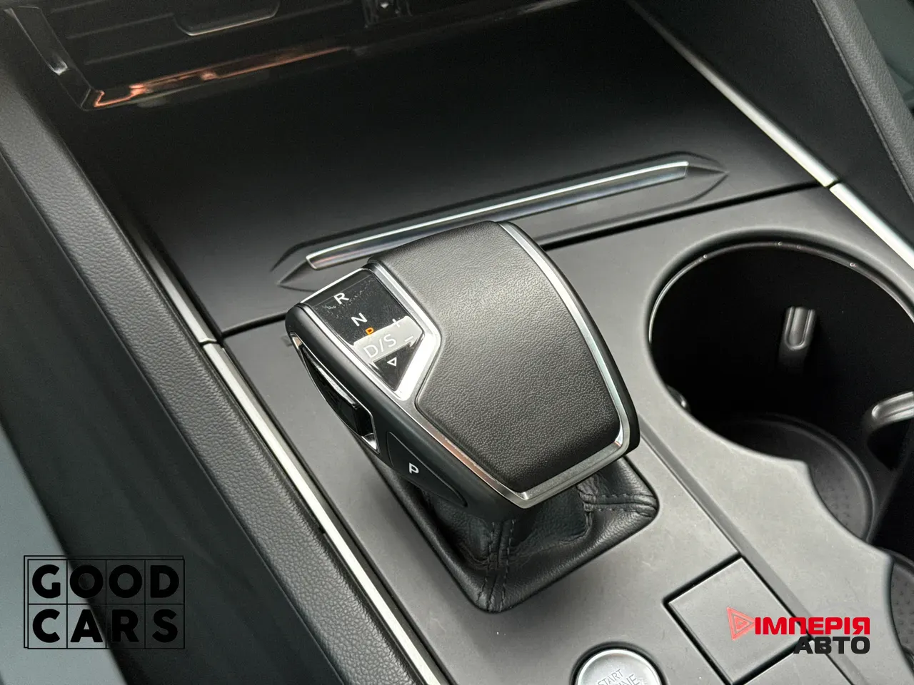 Volkswagen Touareg - фото 41