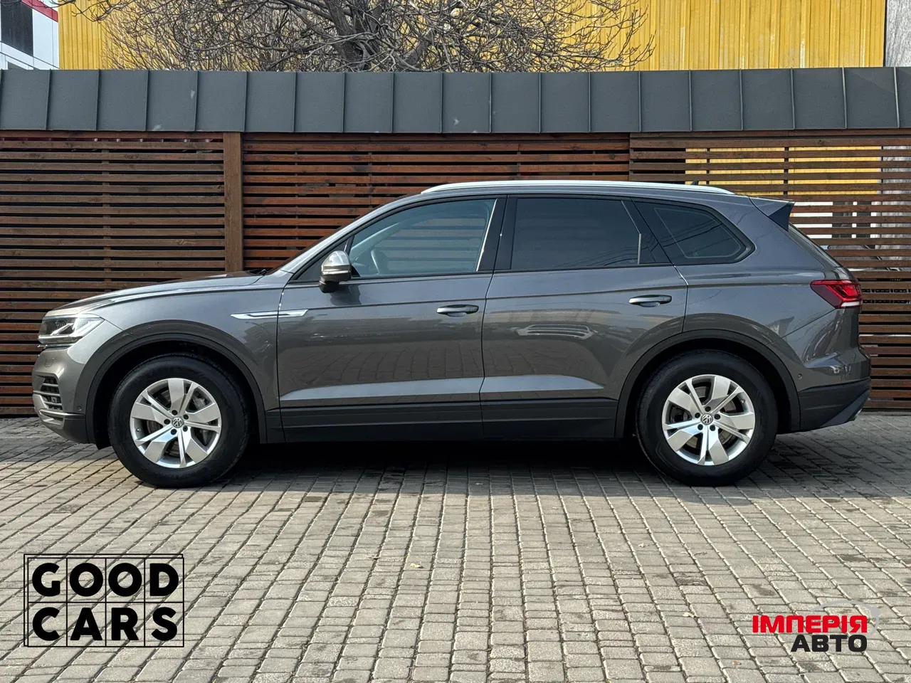 Volkswagen Touareg - фото 4