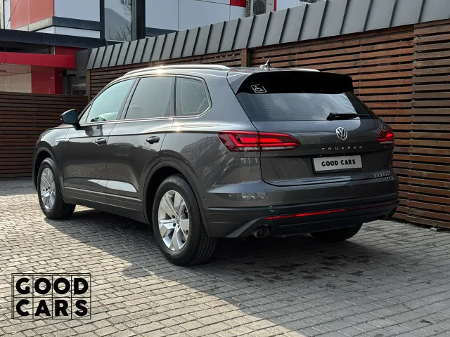 Volkswagen Touareg - фото 5