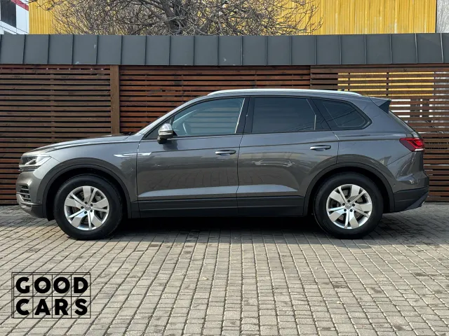 Volkswagen Touareg - фото 4