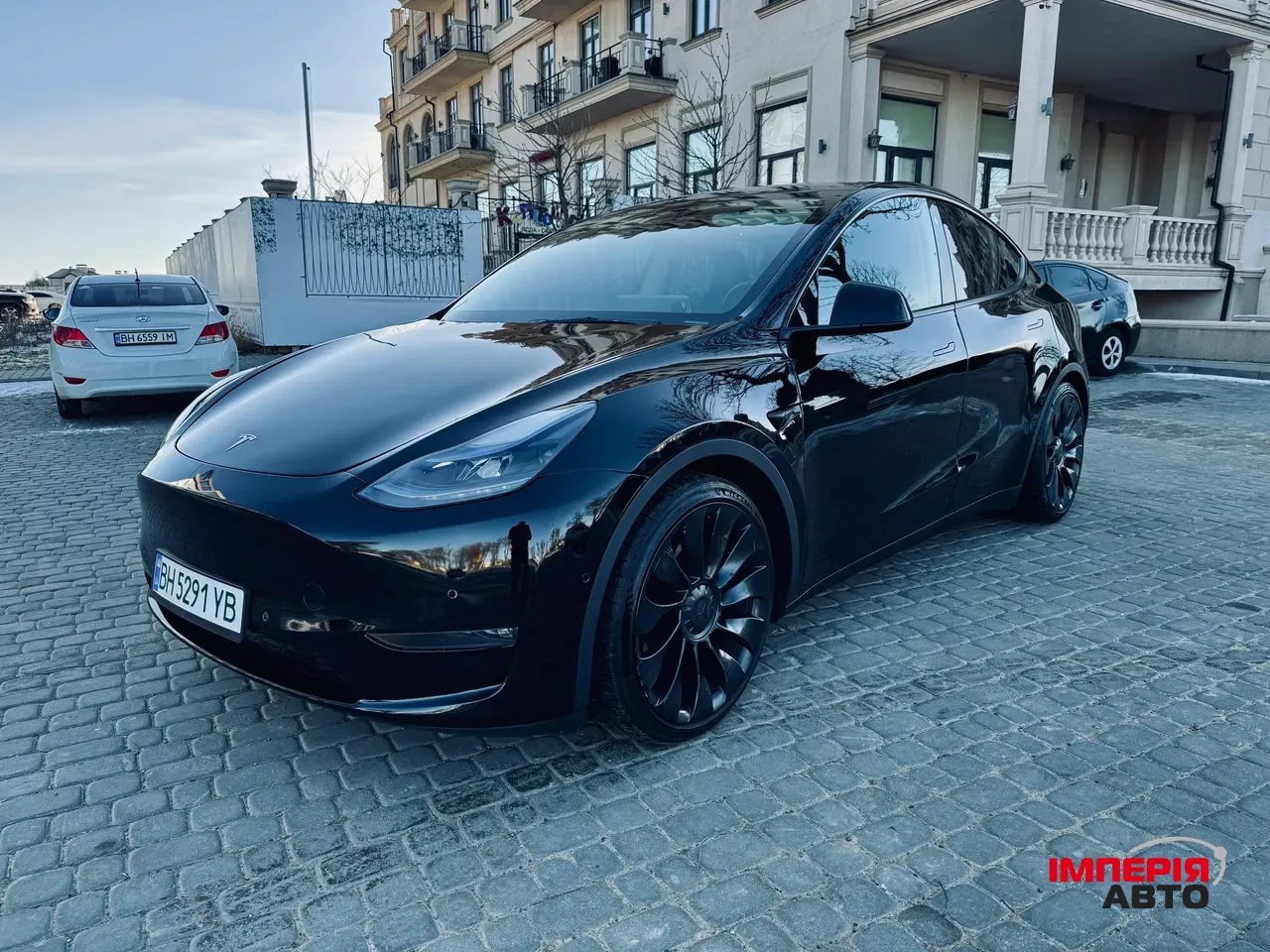 Tesla Model Y - фото 1