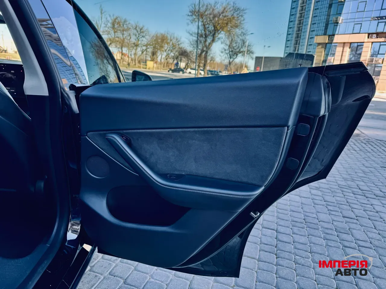 Tesla Model Y - фото 16