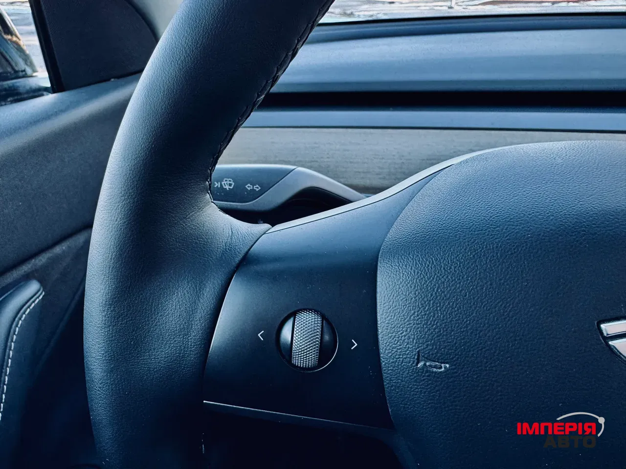 Tesla Model Y - фото 25