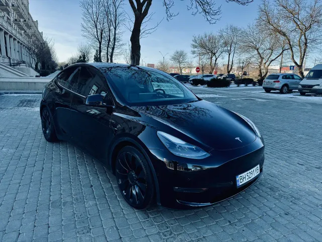 Tesla Model Y - фото 5