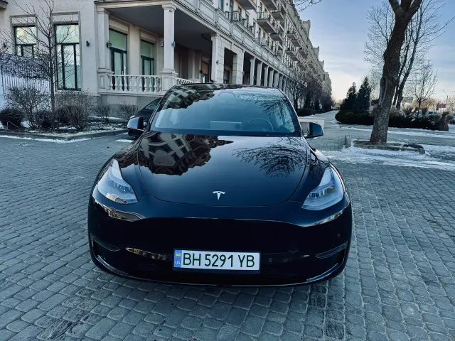 Tesla Model Y - фото 3