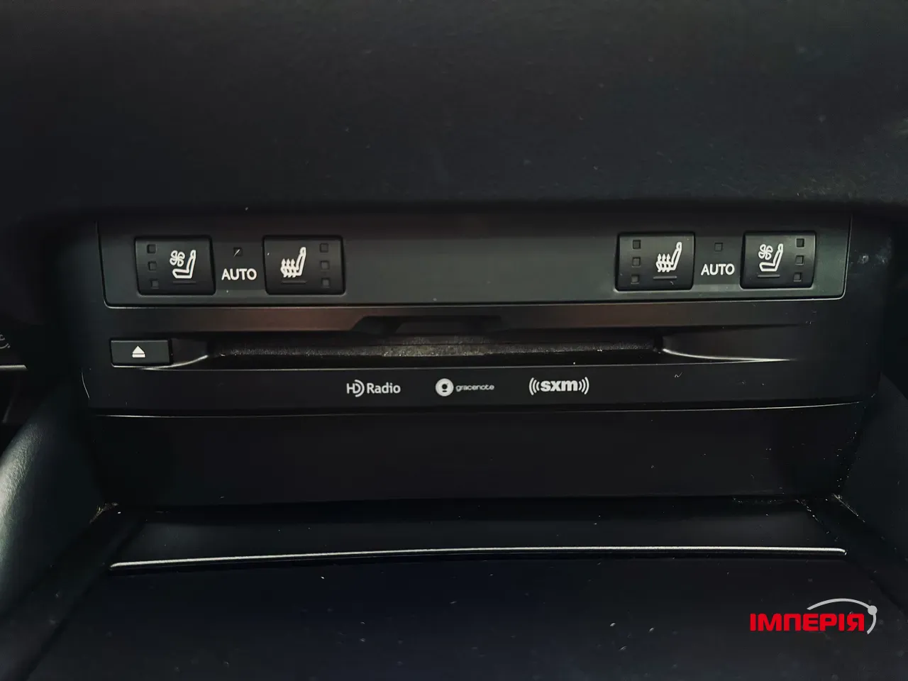 Lexus ES - фото 27