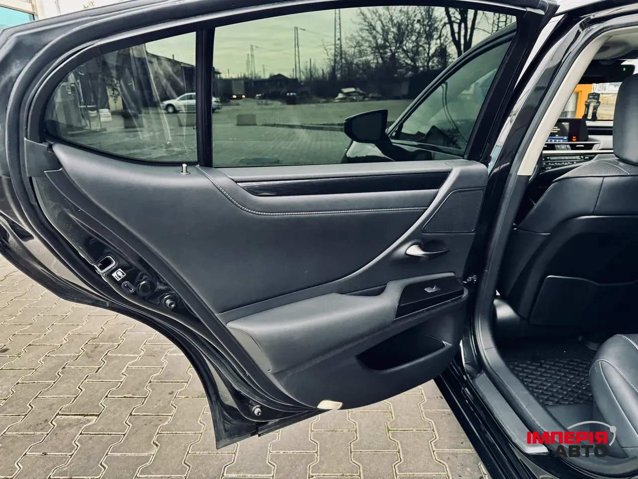 Lexus ES - фото 13