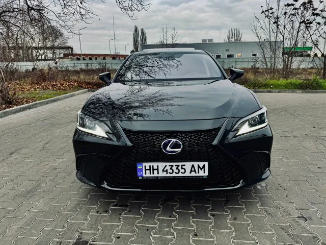 Lexus ES - фото 1